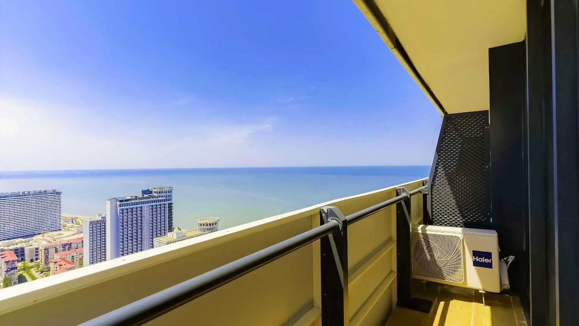 Relax And Unwind Premier Sea View Aparthotel In Batumi 0*,